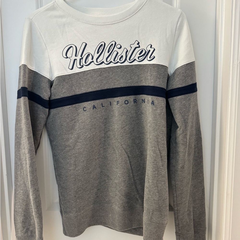 Hollister Sweater. Size S